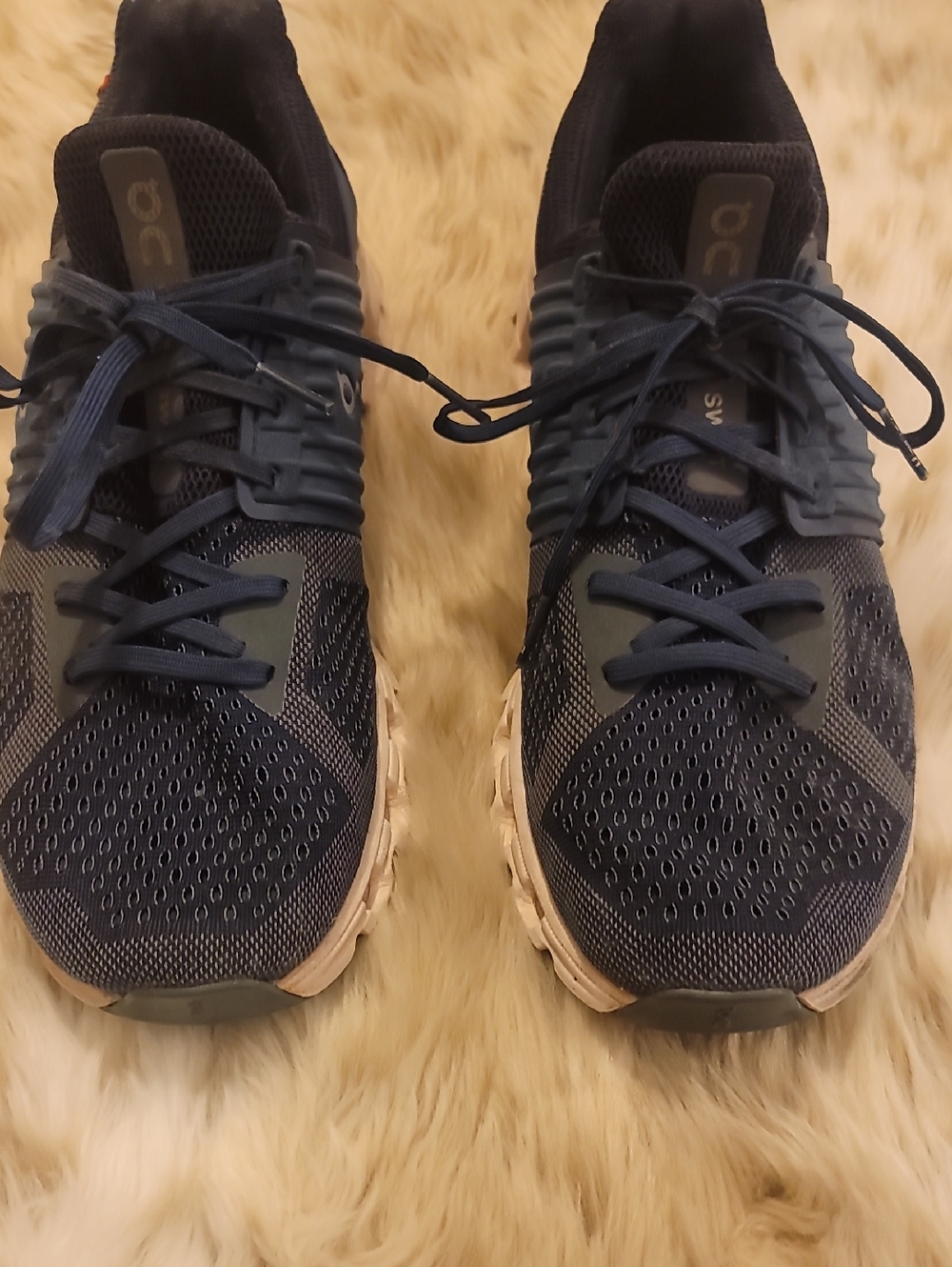 Mens Navy and White On Clouds Sneakers Excellent Condition Size 11